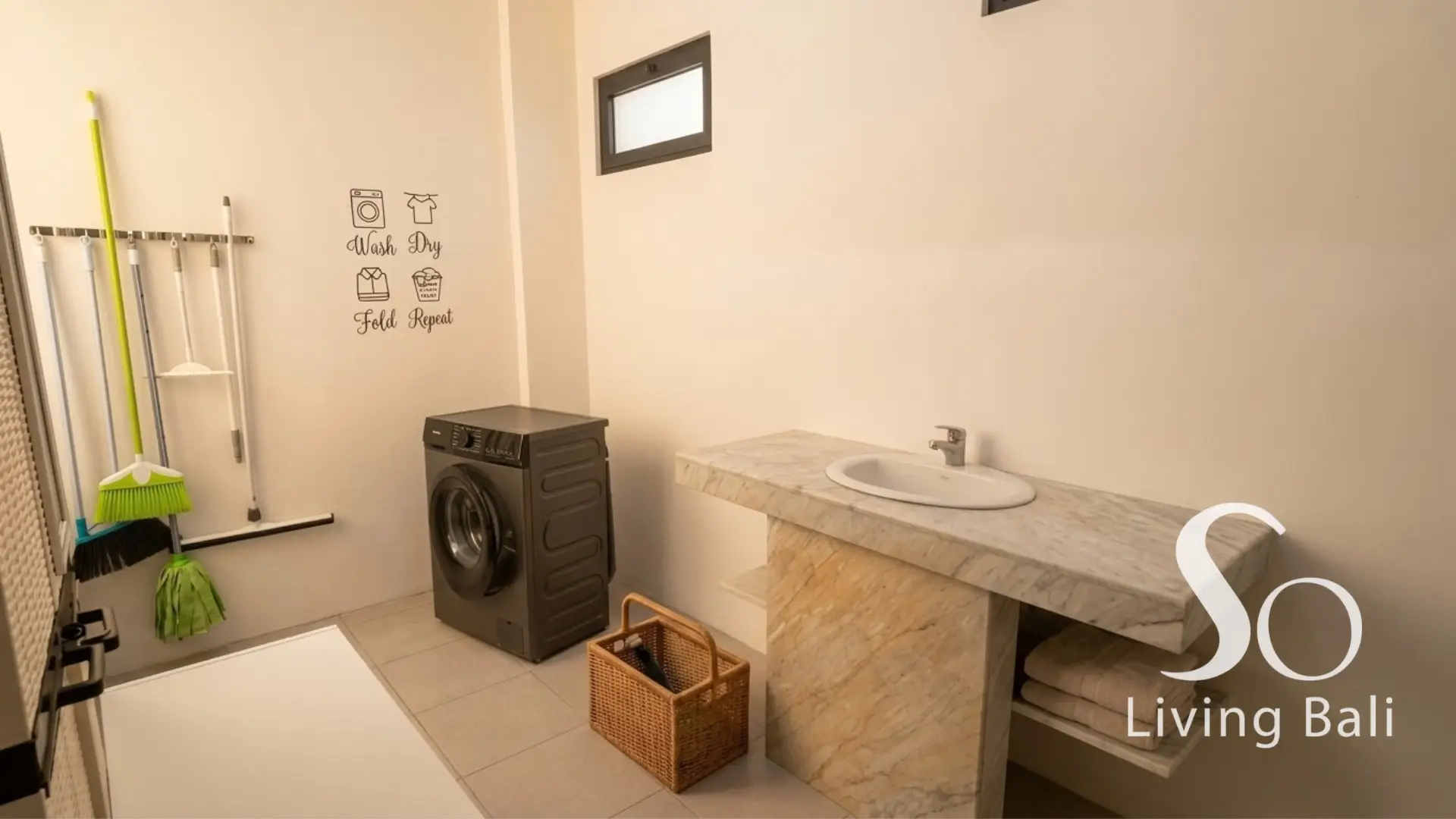Property - AR105_ (4).png - 