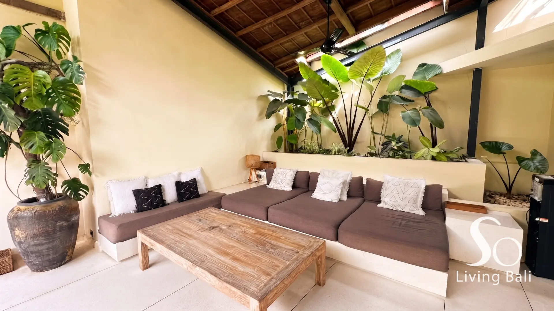 Property - property.image - Pererenan · 2BR Villa · Tropical Courtyard - 