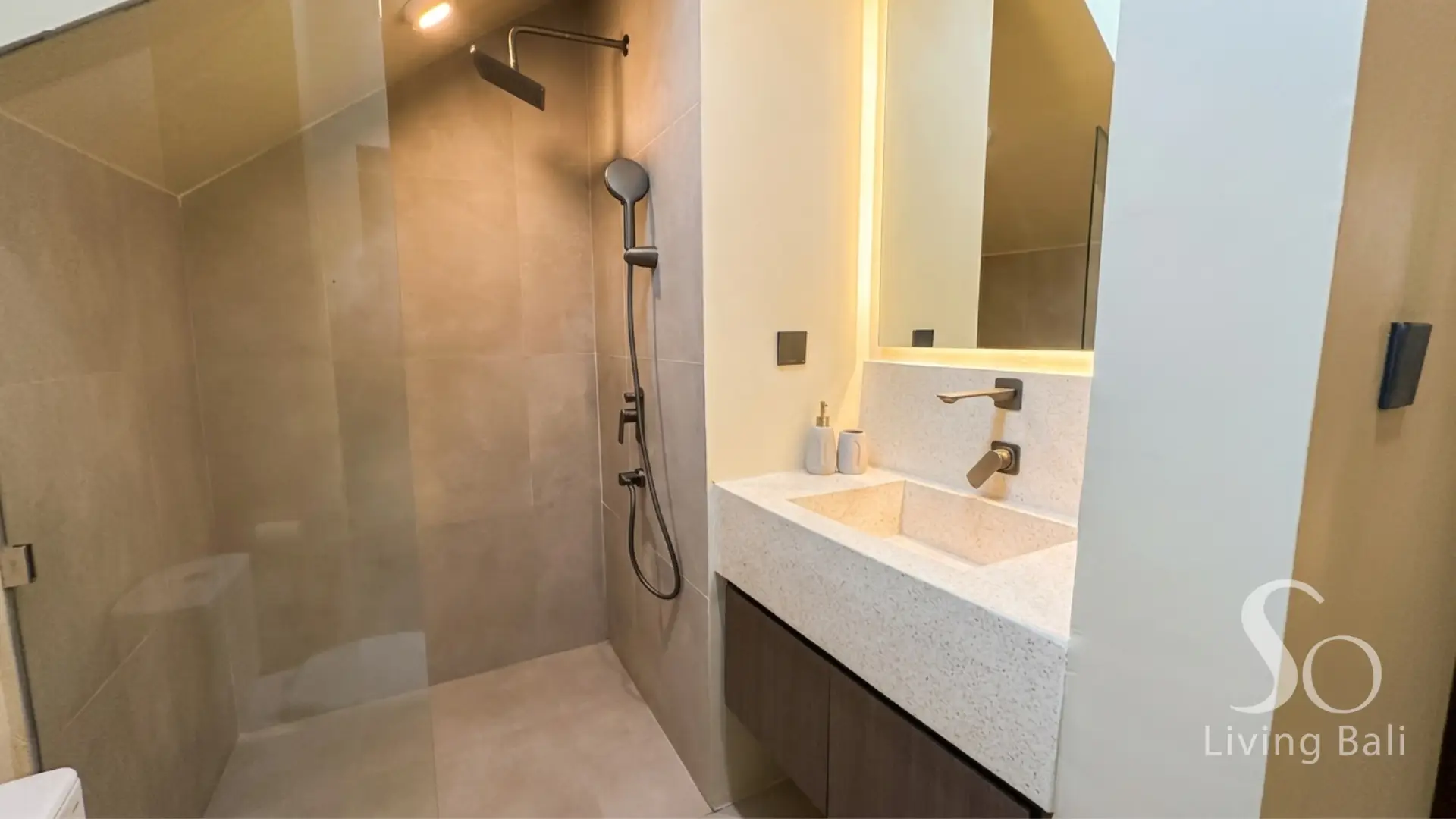 Property - IP156_ (9).png - 